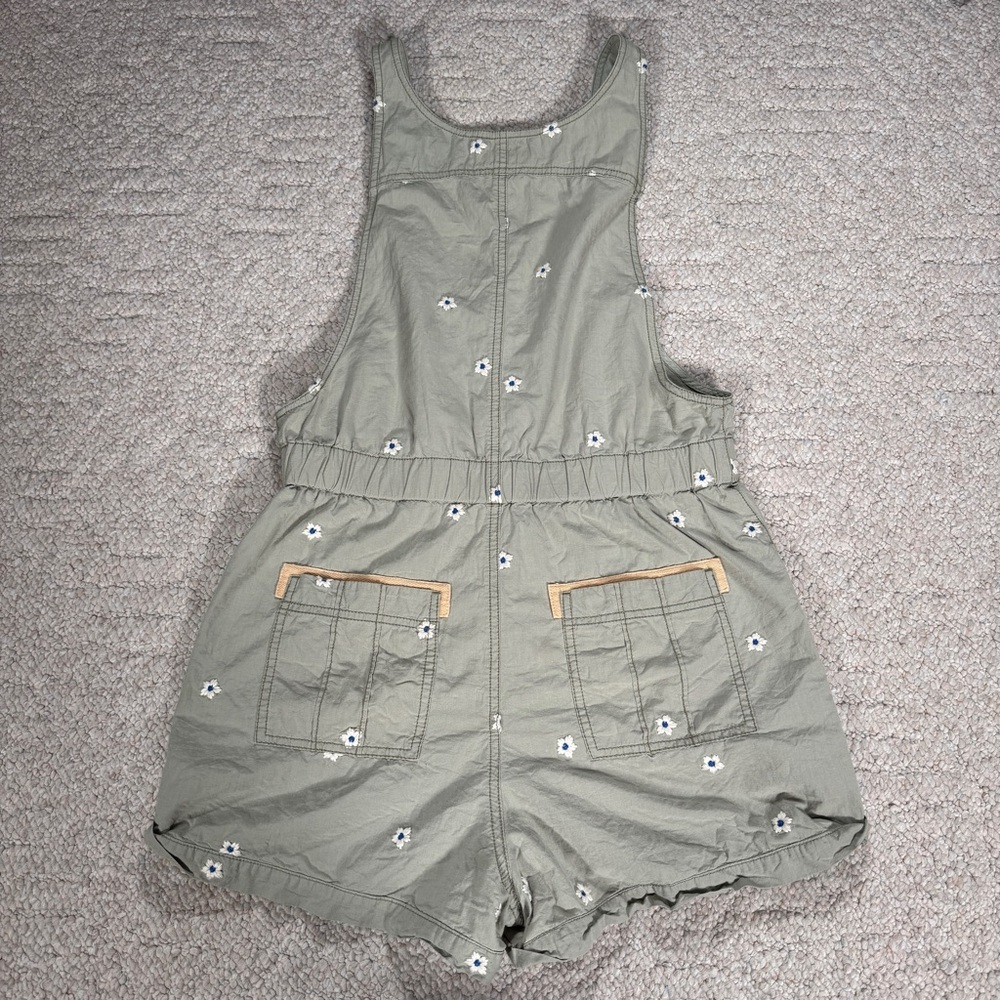 Pilcro Olive Green Embroidered Short Overalls Women’s SZ small NWOT - Picture 8 of 9
